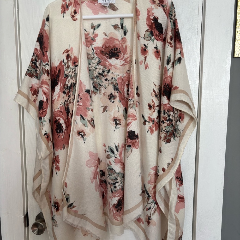 Nine West Floral Poncho - Cream and Pink